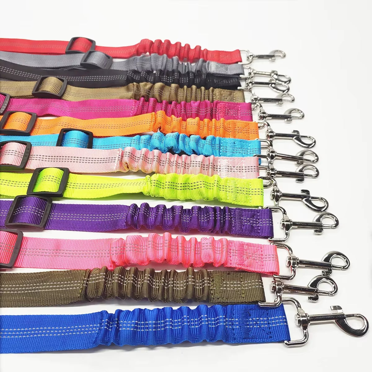 Adjustable Reflective Dog Car Seat Belt Harness with Cushioning and Elasticity for Safe Travel