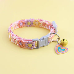 Adjustable Lace Flower Cat Collar – Elegant Kitten & Puppy Collar with Bell and Gold-Tone Alloy Pendant