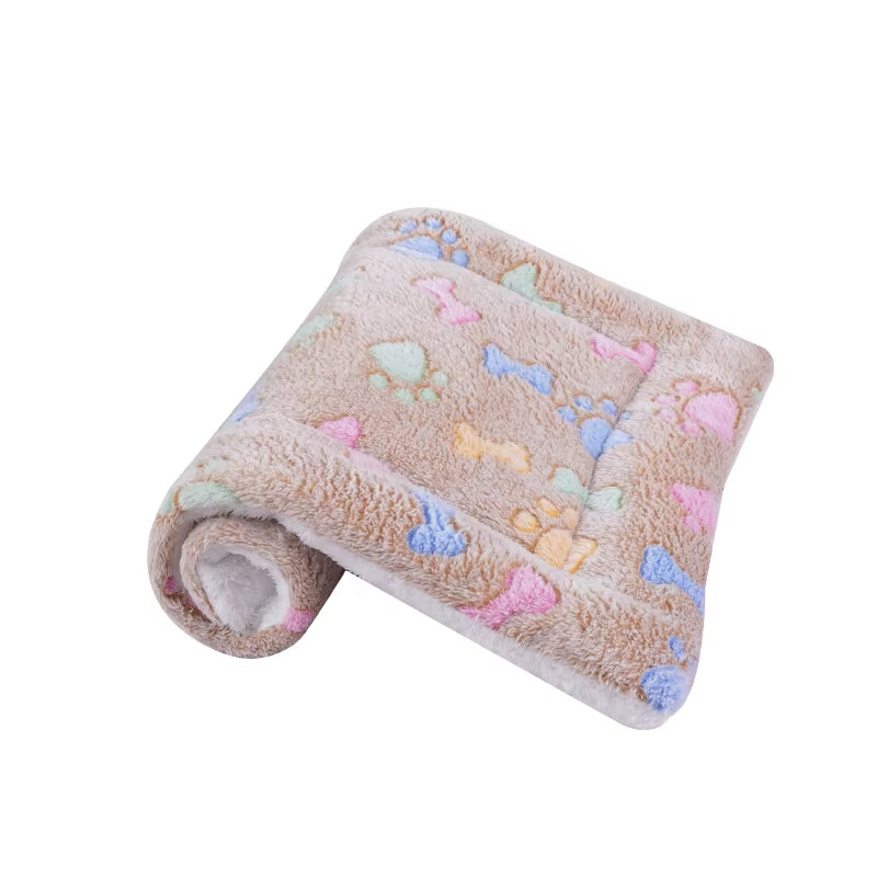 Luxury Cat Bed and Furniture Collection: Cozy Cushions and Warm Accessories for Your Pet's Home