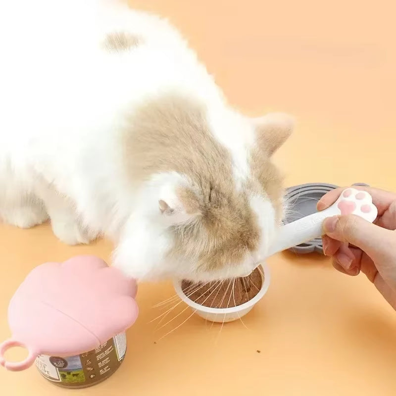 Pet Canned Food Spoon with Silicone Lid – Multi-Functional Cat & Dog Feeding Tool