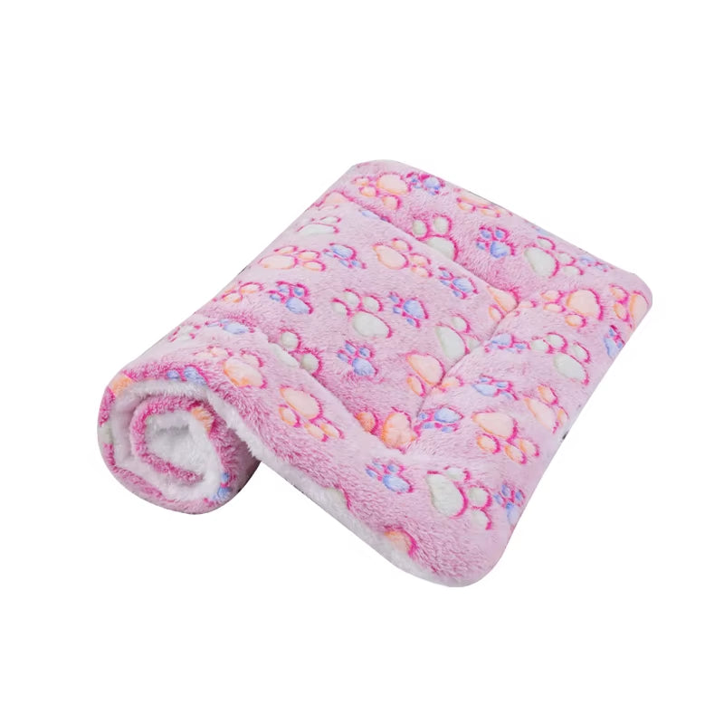 Luxury Cat Bed and Furniture Collection: Cozy Cushions and Warm Accessories for Your Pet's Home