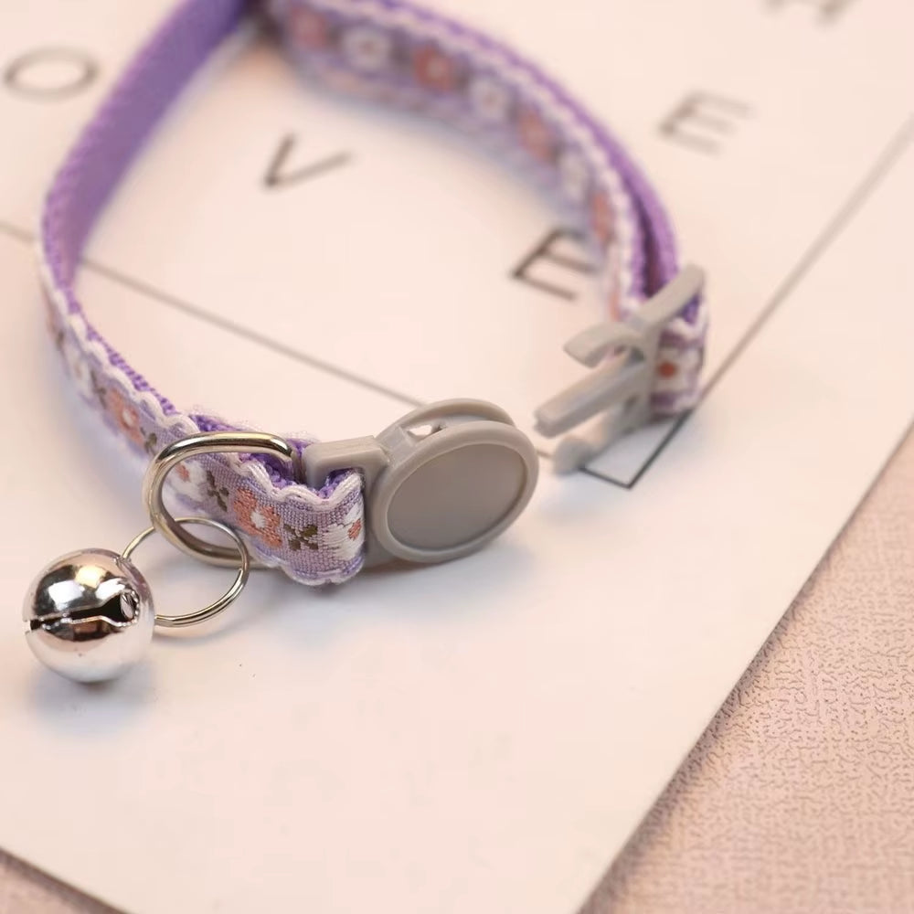 Fashion Floral Embroidered Cat Collars Adjustable Durable Pet Collars Cute Lace Collar with Bell Cat Supplies