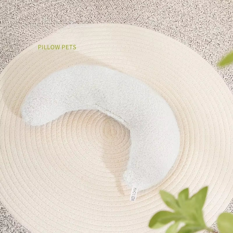 Crescent-Shaped Soft Pillow for Cats and Dogs - Universal Cervical Support Pet Bed
