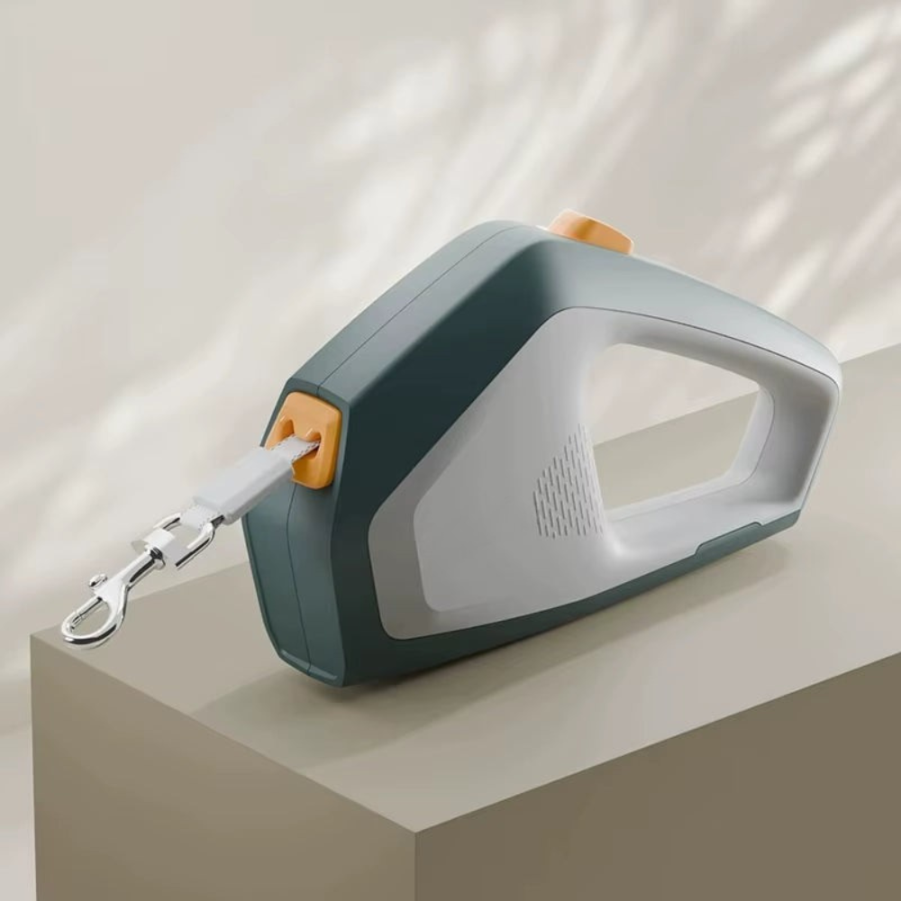 A sage forest green 5m automatic retractable dog and cat traction rope featuring a durable non-toxic ABS plastic housing.