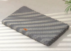 Pawzation Ultra-Soft Calming Pet Crate Bed in Silver Mist