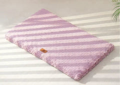 Waterproof and non-slip base of the Pawzation plush pet bed